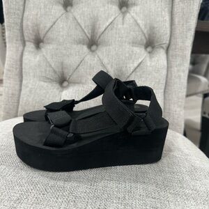 🔥🔥 Wild Dive Platform Sandals ! 🔥🔥